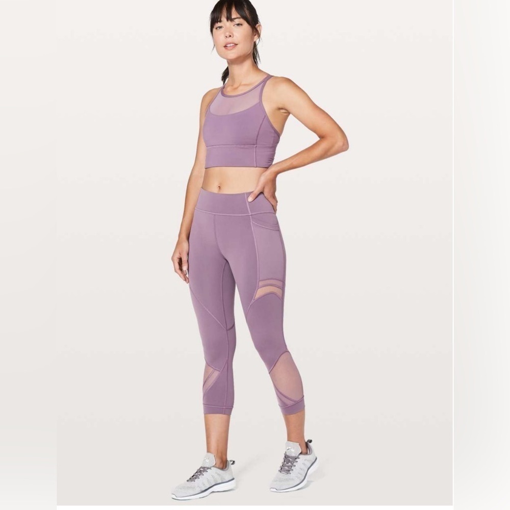 Lululemon Forget The Sweat Crop *21"
Smoked Mulberry Size 6